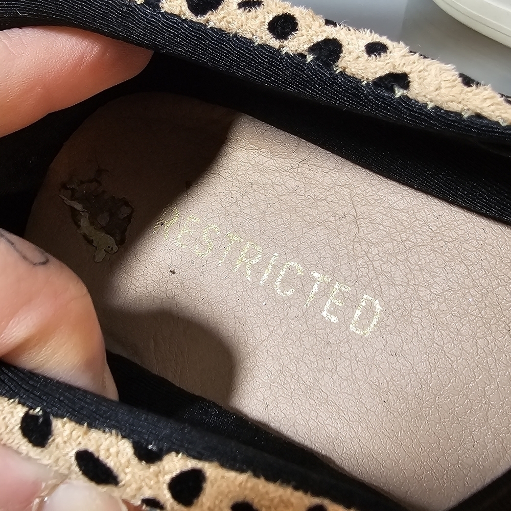 Restricted Spotted Cheetah Print Slip On Slide Sneakers, sz 9 - Picture 5 of 8